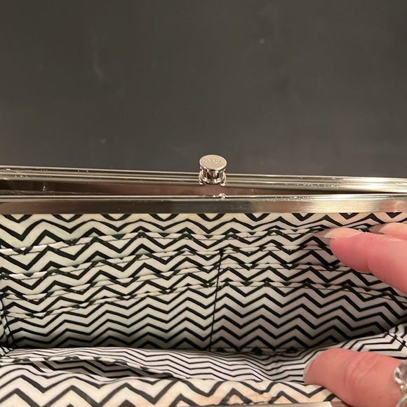 hobo lauren leather bifold clutch wallet Embossed gray/taupe. - Picture 5 of 16